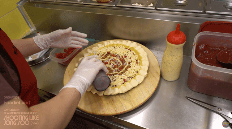 피자스쿨 직화홀릭 바이트가 만들어지는 과정.gif | 인스티즈