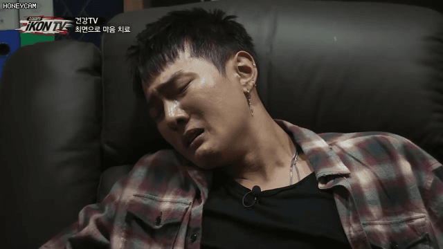 최면으로 어릴 때 돌아가신 아버지를 만난 아이돌....jpgif (영상) | 인스티즈