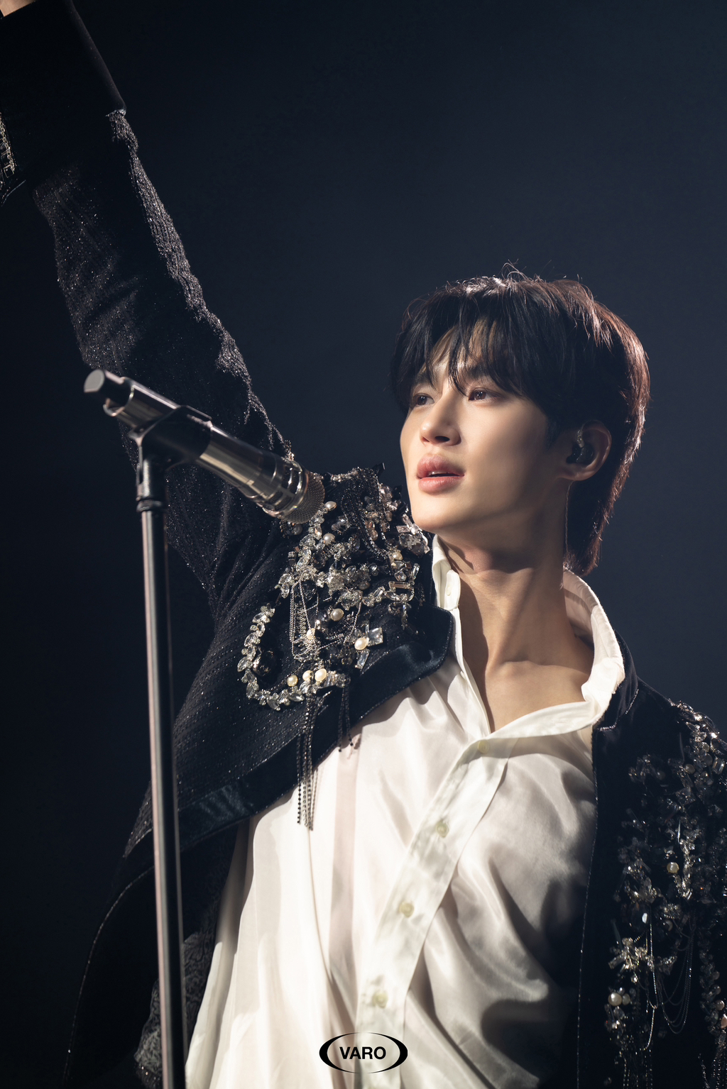 [선업튀] 실제 아이돌 의상 제작자가 만든 류선재 무대 의상.jpg | 인스티즈