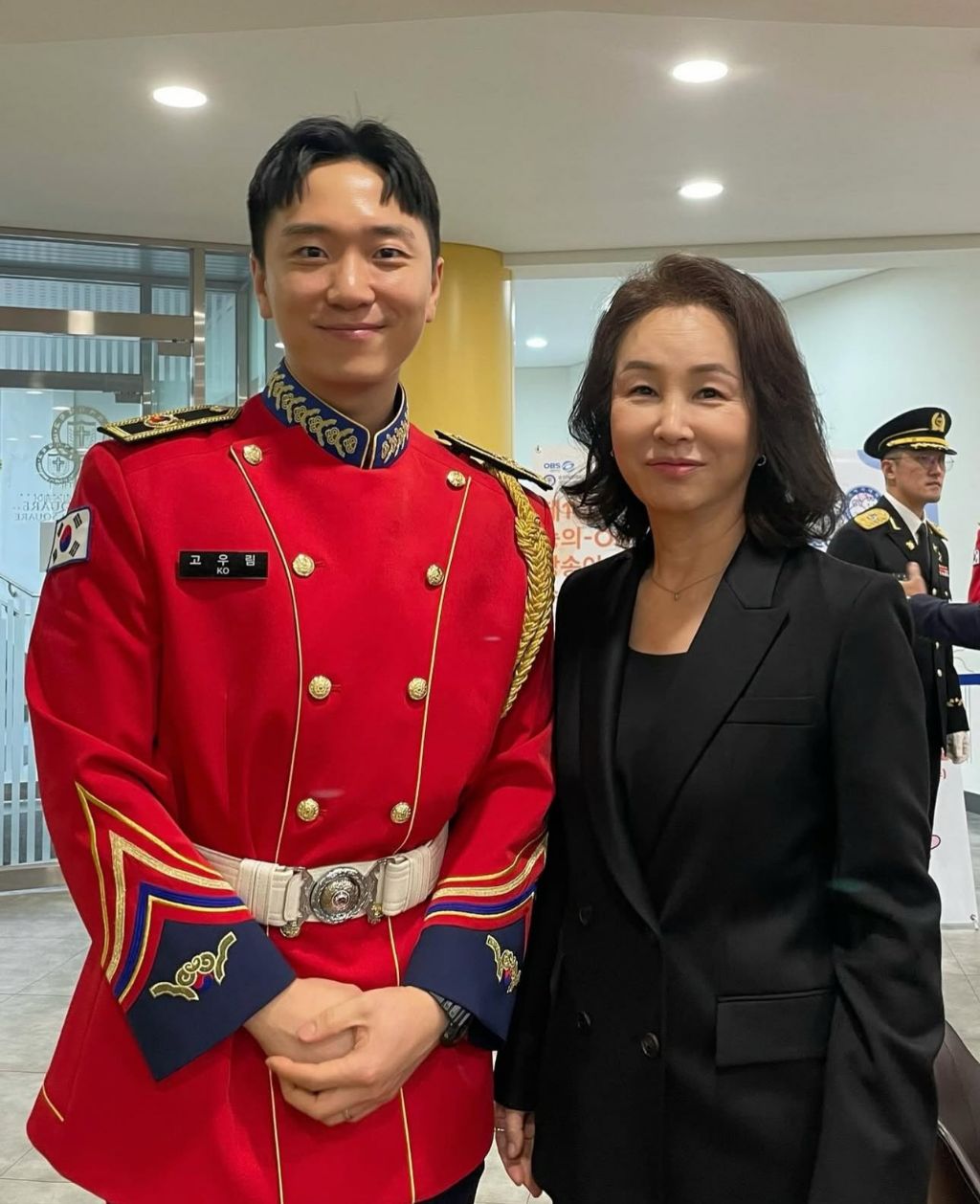 오늘자 배우 김미숙 인스타에 올라온 포레스텔라 고우림과 투샷(제106주년 3·1절 행사) | 인스티즈