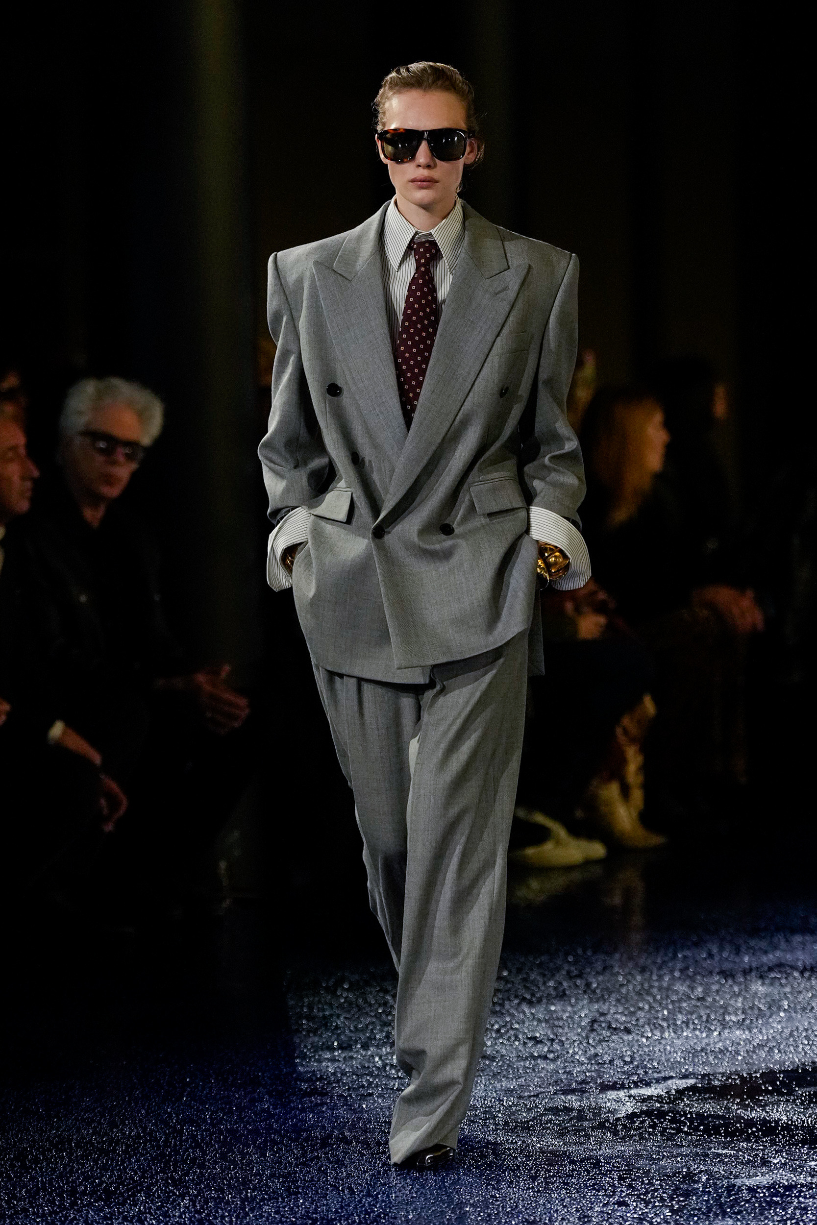 공개 후 반응좋은 생로랑 여성 수트 컬렉션 | 인스티즈