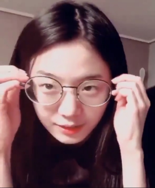 아이돌이 도수 있는 '진짜' 안경을 써보았다 | 인스티즈