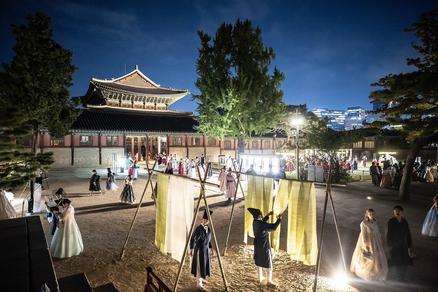 한글날 저녁 경복궁에서 열린 한복 축제 | 인스티즈