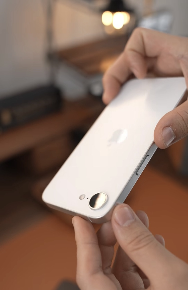 슬슬 보이기 시작하는 아이폰se4 실물샷 | 인스티즈