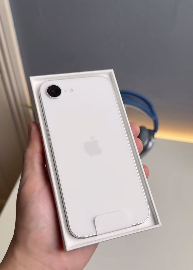 슬슬 보이기 시작하는 아이폰se4 실물샷 | 인스티즈