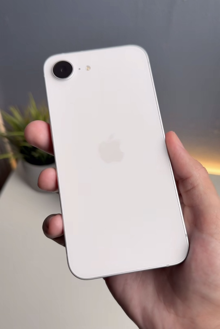 슬슬 보이기 시작하는 아이폰se4 실물샷 | 인스티즈