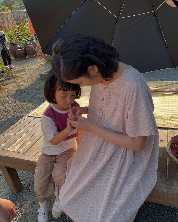 아이유 인스타에 올라온 '폭싹 속았수다' 1막 비하인드.jpg | 인스티즈