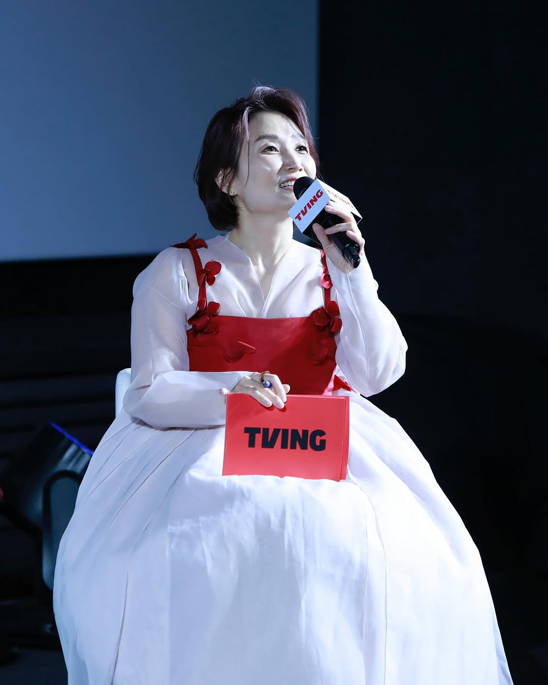 한복 착장하고 시사회 사회 보는 박경림 | 인스티즈