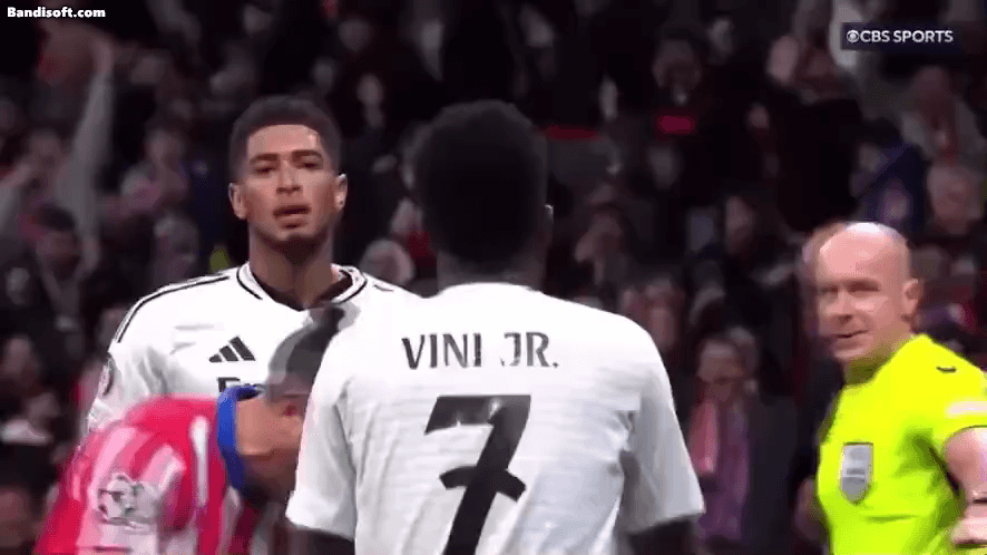 PK 실축한 비니시우스에 대한 벨링엄 반응 gif | 인스티즈