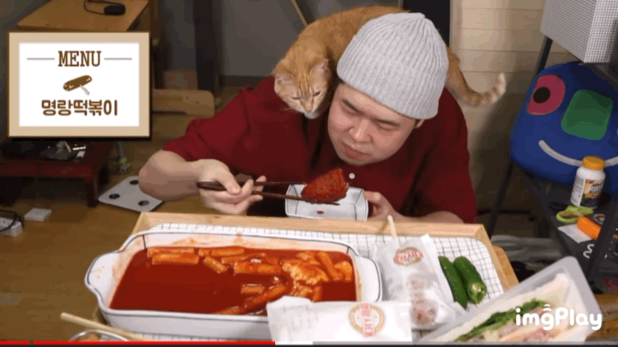 자식 등에 업고 일하는 먹방 유튜버 | 인스티즈