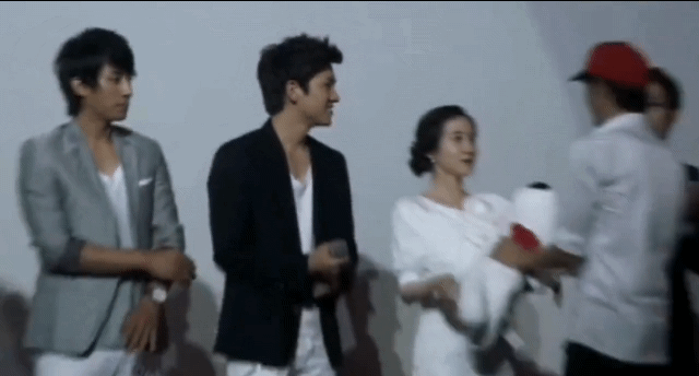 김수현 찐팬이 탈덕하면서 푼 움짤 | 인스티즈