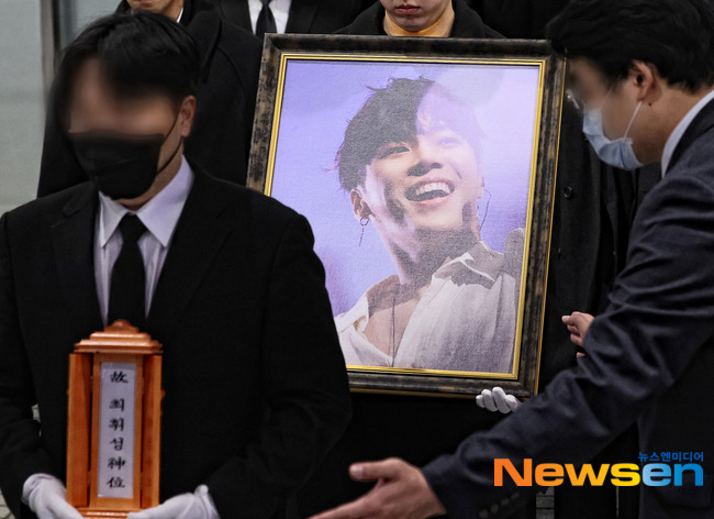 故 휘성 동생이 건넨 위로 "누구도 탓할 수 없어, 동료·팬분들 자책 말길” | 인스티즈