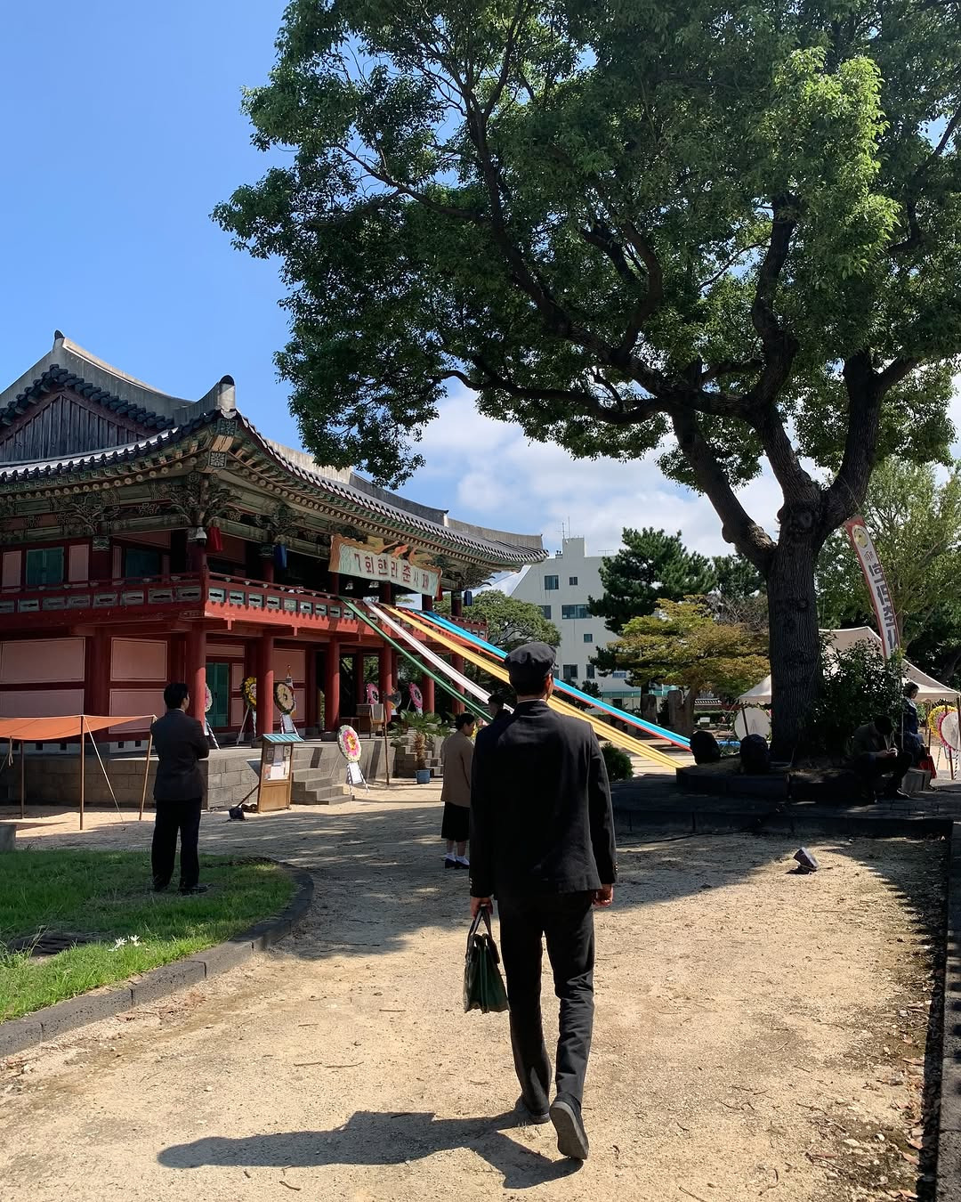 박보검 인스타 폭싹 교복착장 사진 업뎃 with 아이유 | 인스티즈