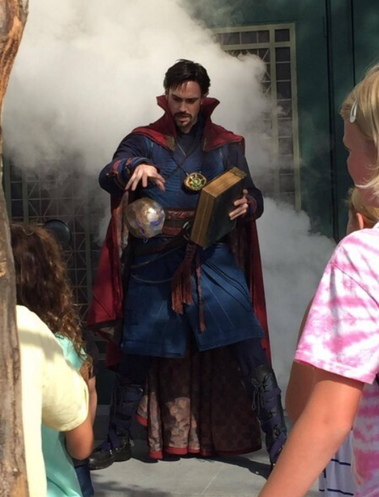 디즈니랜드 짱잘남 3인방 | 인스티즈