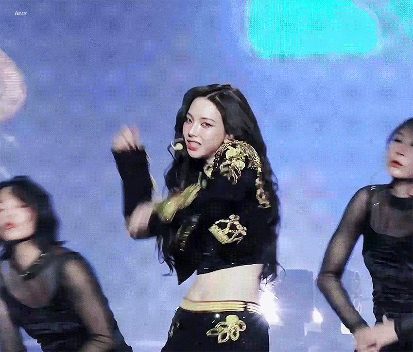 제복 입은 카리나 | 인스티즈