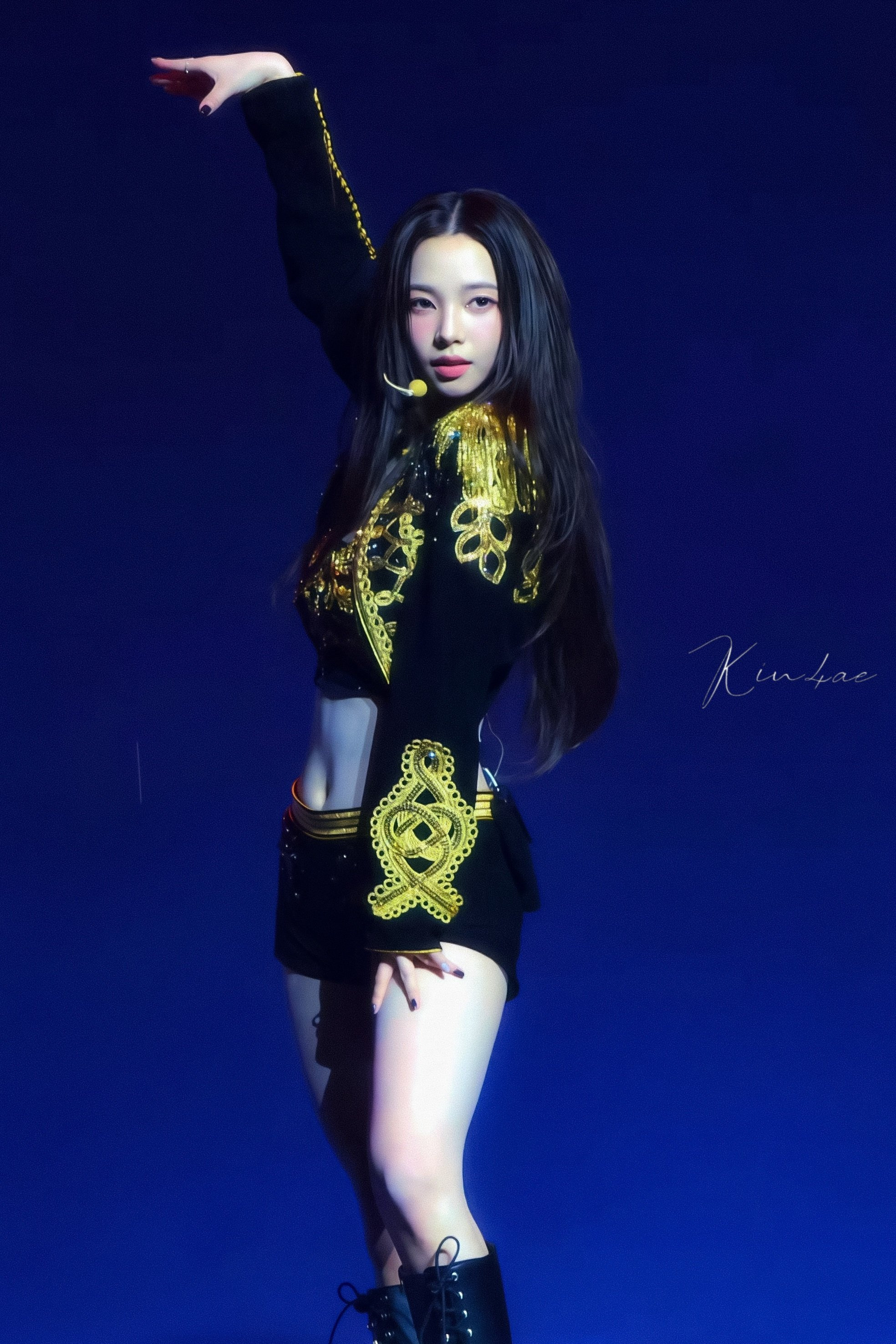 제복 입은 카리나 | 인스티즈