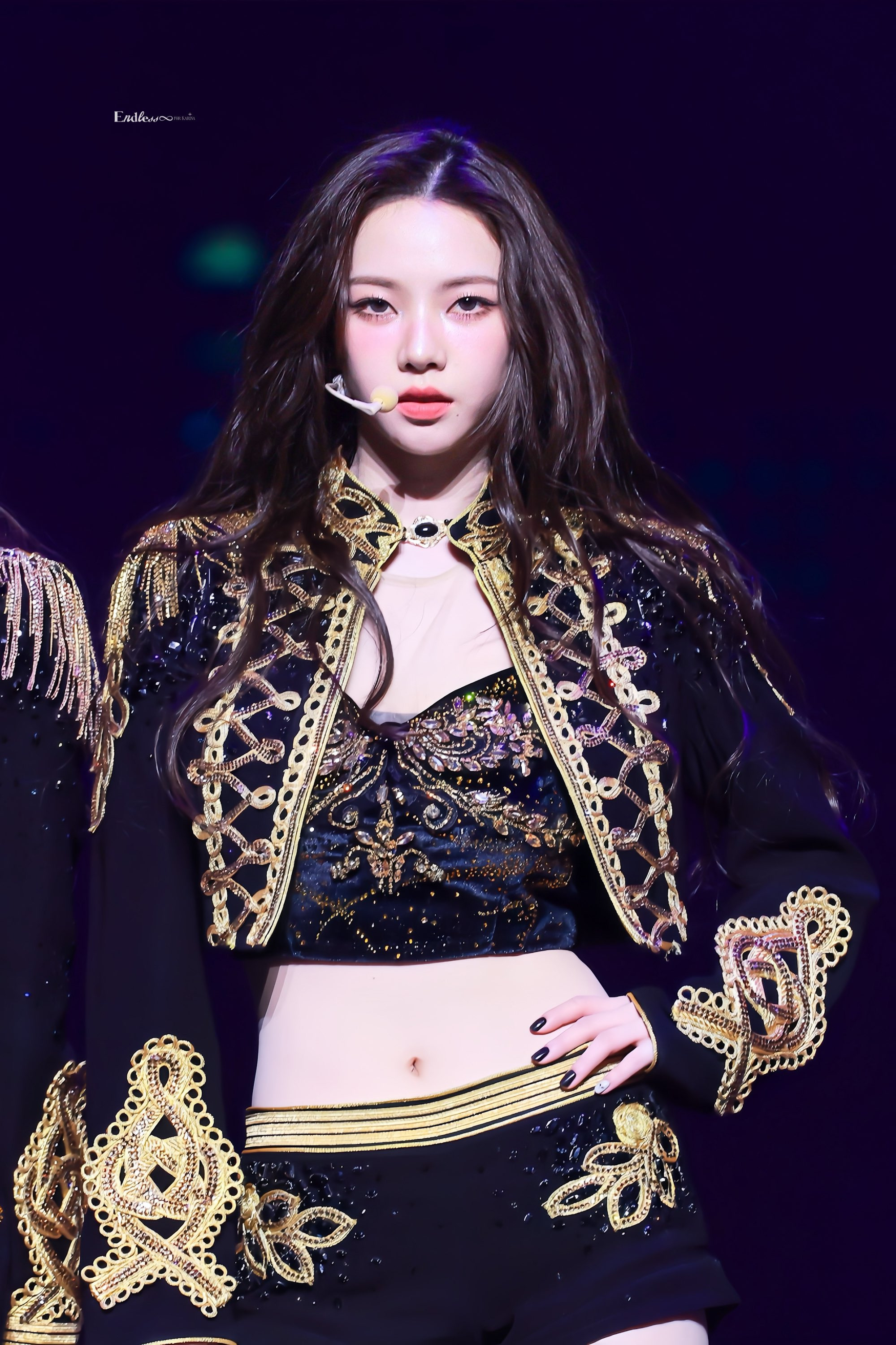 제복 입은 카리나 | 인스티즈