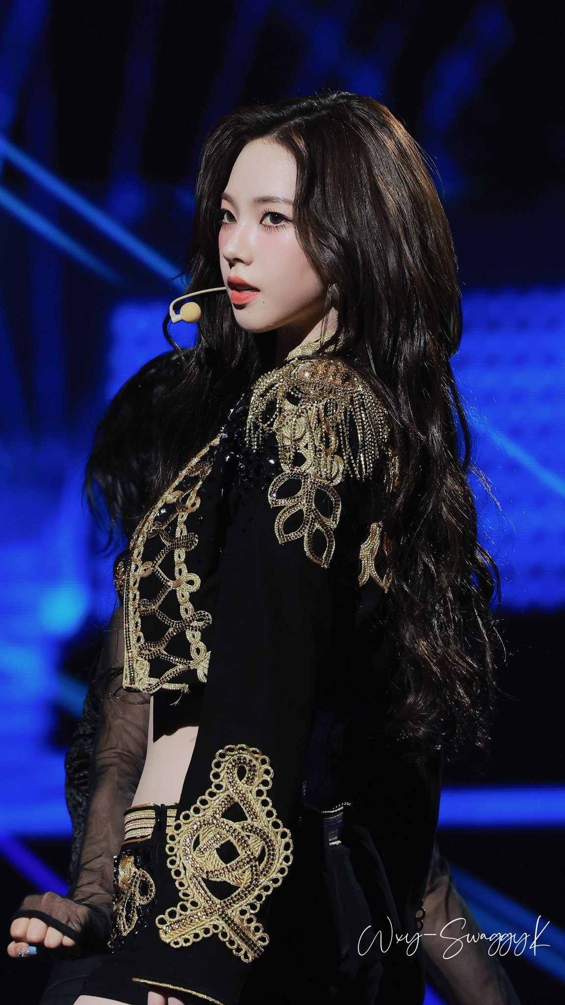 제복 입은 카리나 | 인스티즈