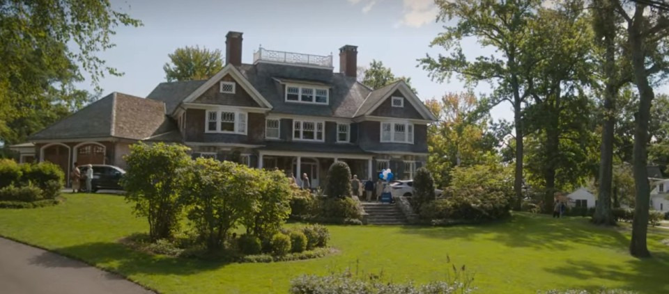 꿈에 그리던 대저택으로 영끌해서 이사왔는데, 일명 '감시자'로부터 지켜보고 있다는 불길한 편지가 계속 와요... | 인스티즈