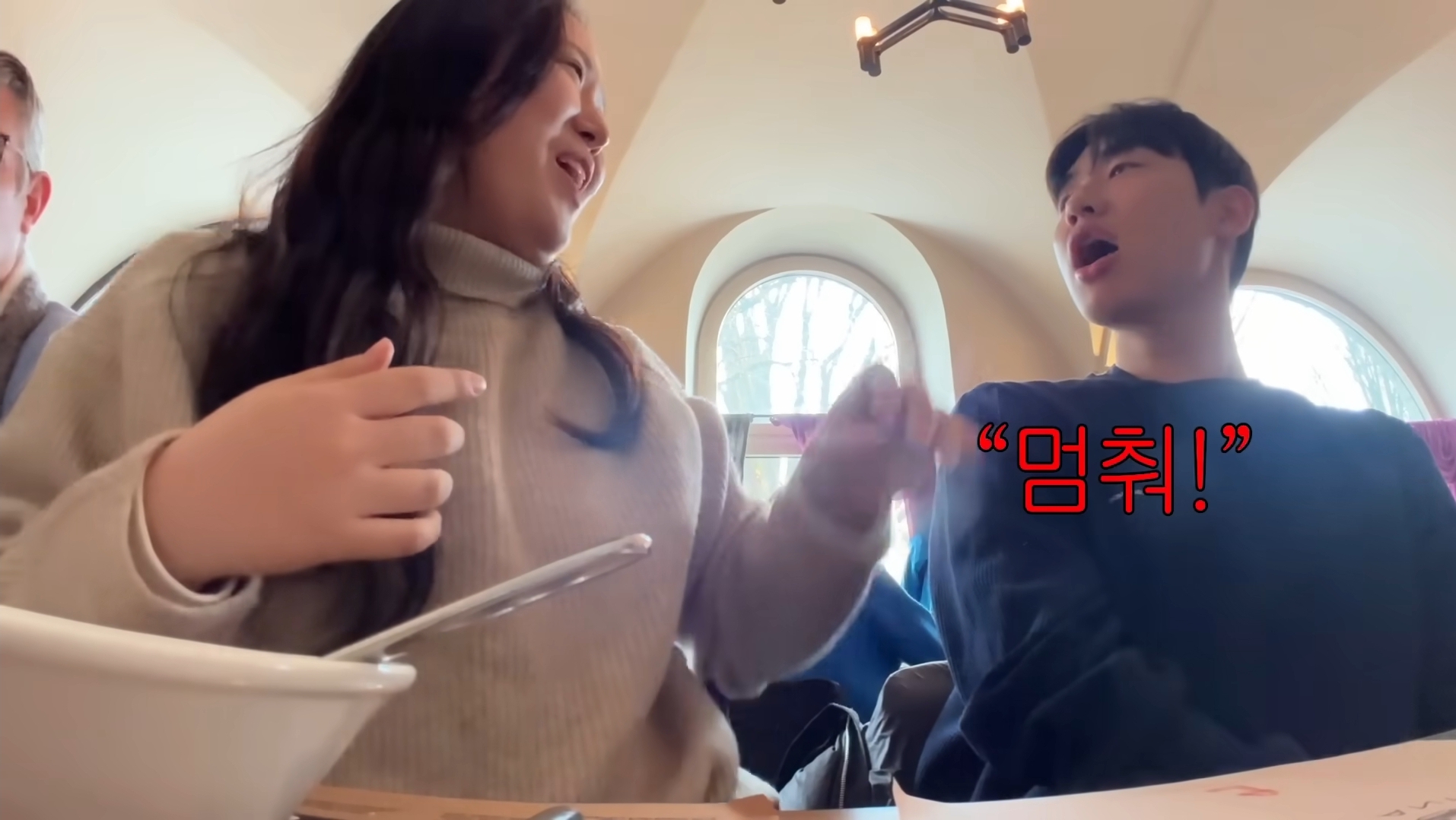 성격이 정반대라 더 웃긴 찰스(ENFP)와 승헌쓰(ISTP) | 인스티즈