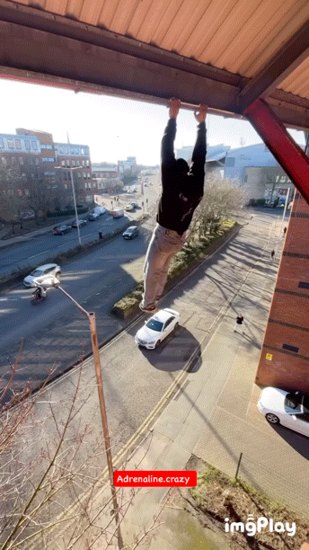 건물 난간에 매달리게 됐을때 쉽게 탈출하는 방법 | 인스티즈