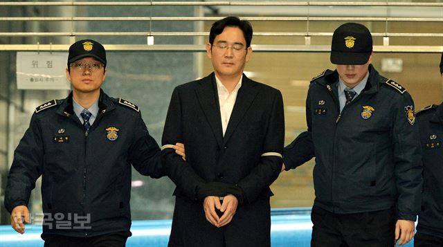 정용진과는 사뭇 다른 삼성 이재용의 사회생활.gif | 인스티즈