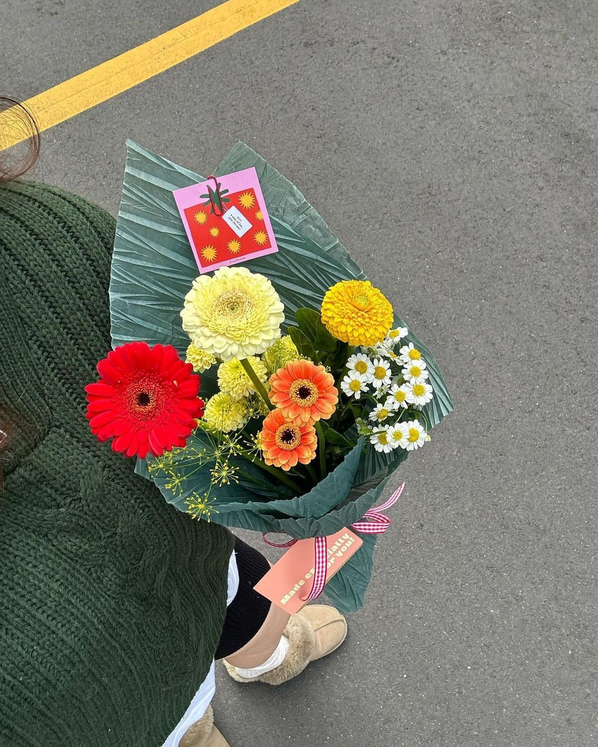 🙋: 싼티 안 나는 걸로 주세요... 주문하신 꽃다발 나왔습니다 💐🪻 | 인스티즈