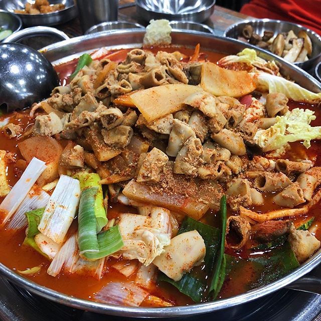 맛녀석에 나온 곱창전골.gif | 인스티즈