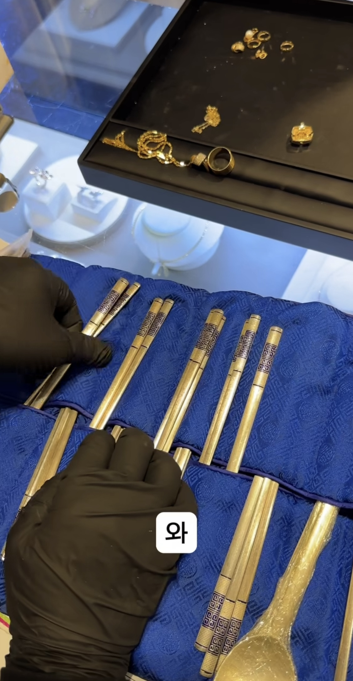 버리려고 싱크대 구석에 둔 수저가 107만원 | 인스티즈