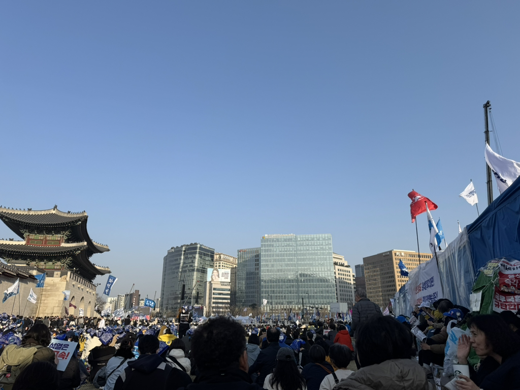 1호차 행진 끝나갈 때 막호차 사람들이 출발했던 🇰🇷윤석열 탄핵 찬성집회 행진(3/22) | 인스티즈