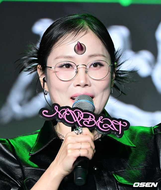 실시간 이마에 뿔 달고 데뷔하는 아이돌...JPG | 인스티즈