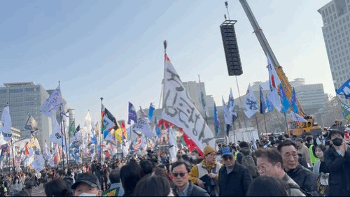 1호차 행진 끝나갈 때 막호차 사람들이 출발했던 🇰🇷윤석열 탄핵 찬성집회 행진(3/22) | 인스티즈