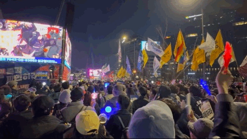 1호차 행진 끝나갈 때 막호차 사람들이 출발했던 🇰🇷윤석열 탄핵 찬성집회 행진(3/22) | 인스티즈