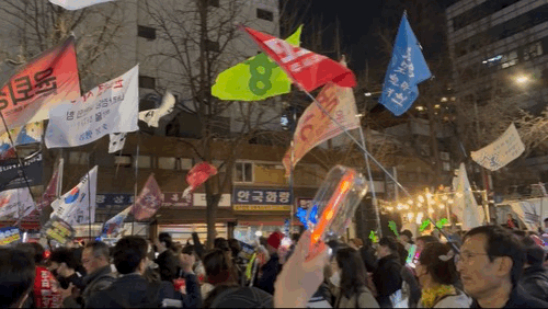 1호차 행진 끝나갈 때 막호차 사람들이 출발했던 🇰🇷윤석열 탄핵 찬성집회 행진(3/22) | 인스티즈