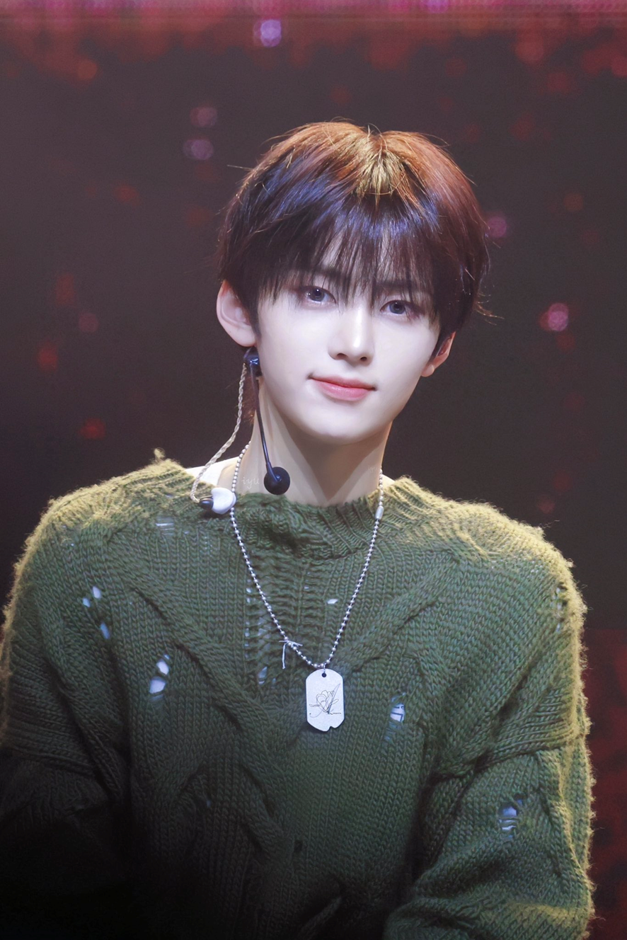 셀고와 셀카장인 다 있다는 누에라 | 인스티즈