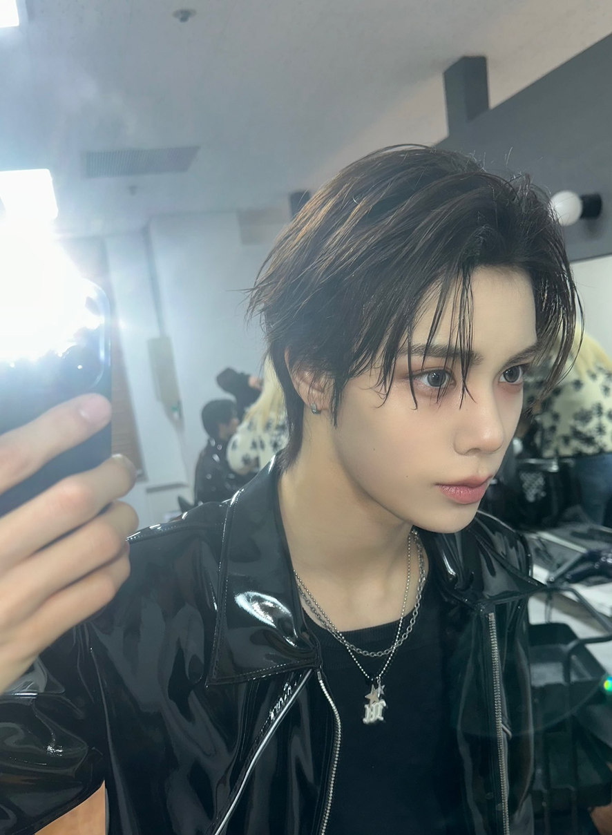 셀고와 셀카장인 다 있다는 누에라 | 인스티즈