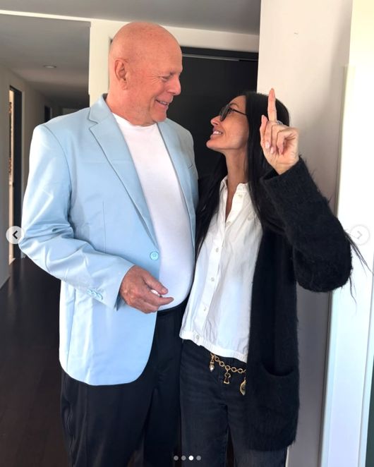 데미 무어, '치매 투병' 브루스 윌리스와 이혼했지만…25년 지나도 ♥ [Oh!llywood] | 인스티즈