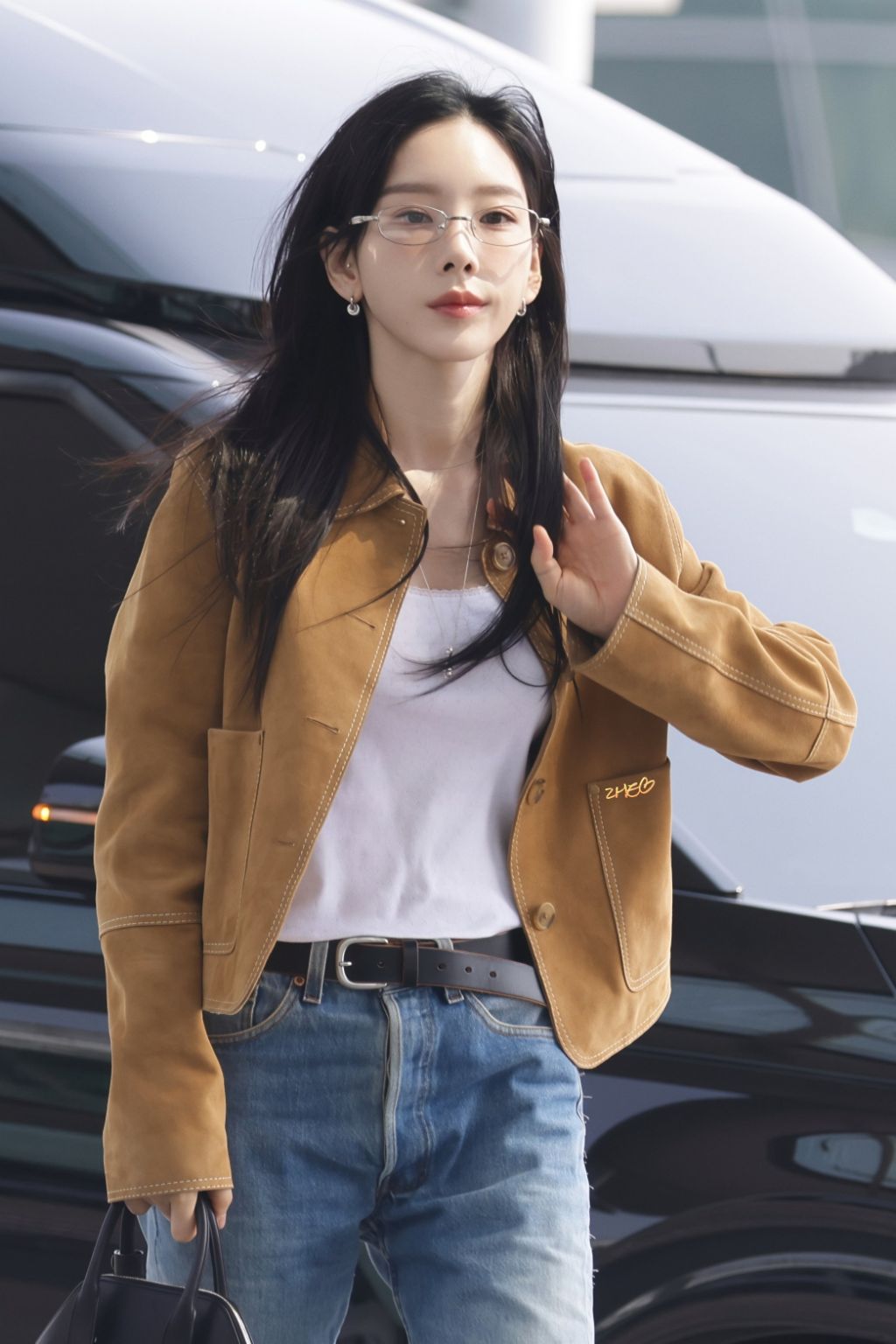 오늘 은테 안경 쓴 태연 출국사진 | 인스티즈