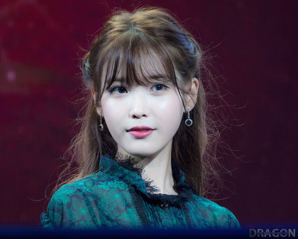 똑같은 거 같은데 많이 큰 아이유 | 인스티즈