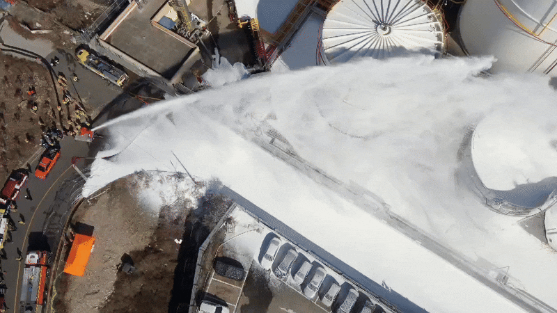 소방당국, 하회마을 지키려 유류탱크 불잡는 '초대형 소방포' 전진 배치 | 인스티즈