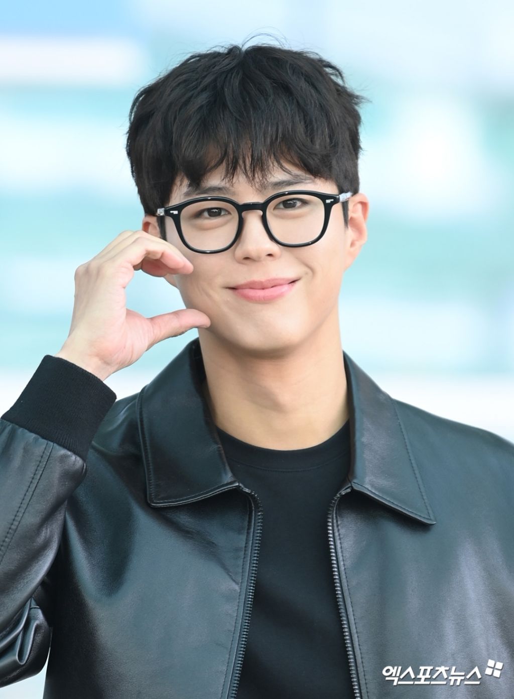 실시간 싱가포르로 출국하는 박보검 | 인스티즈