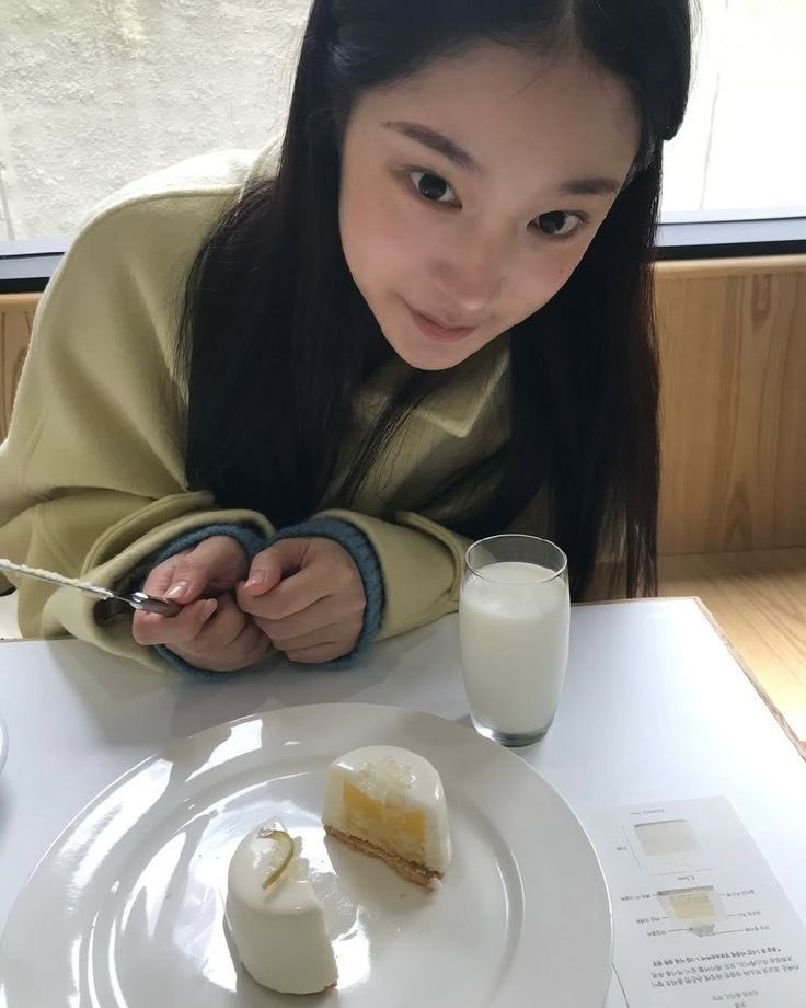 카페,음식점 남찍사 내가하도 뚝딱거려서 참고하려고 모은 포즈 | 인스티즈