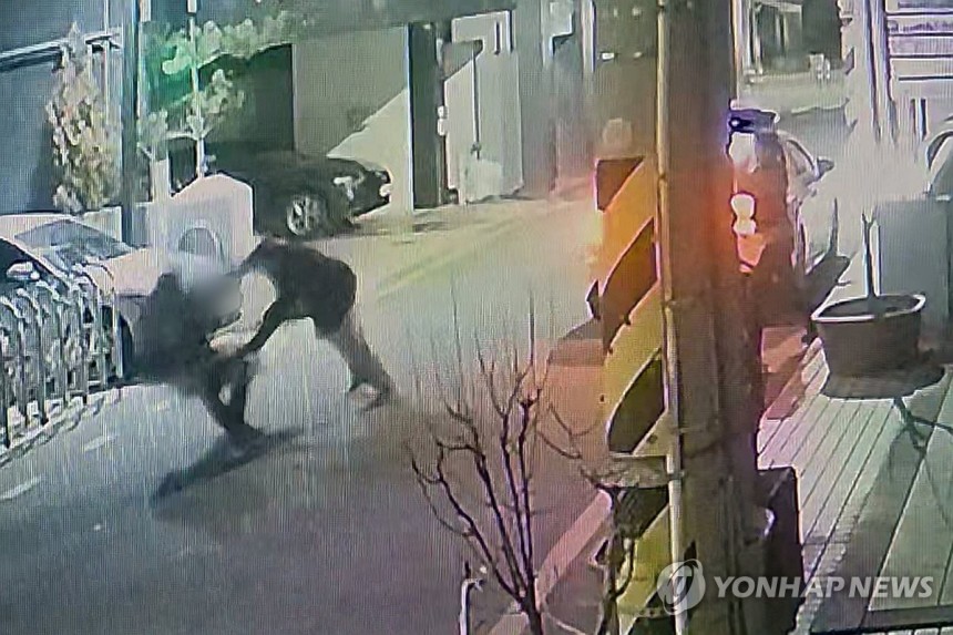 경찰, 흉기난동범 총 쏴 숨지게 한 경찰관에 정당방위 결론 | 인스티즈