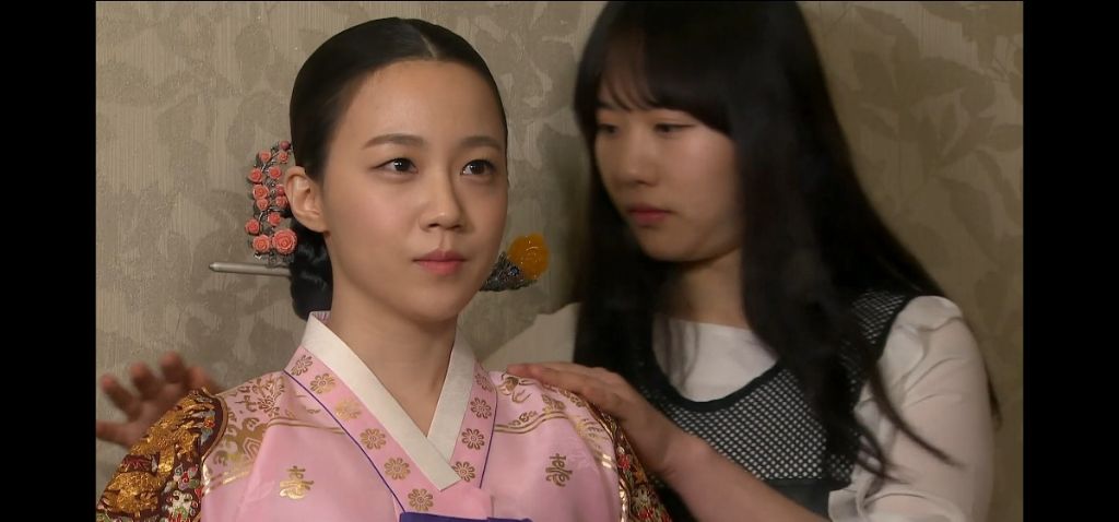 친구 모임 가서 재벌집에 시집간 거 은근 티내는 방법 | 인스티즈