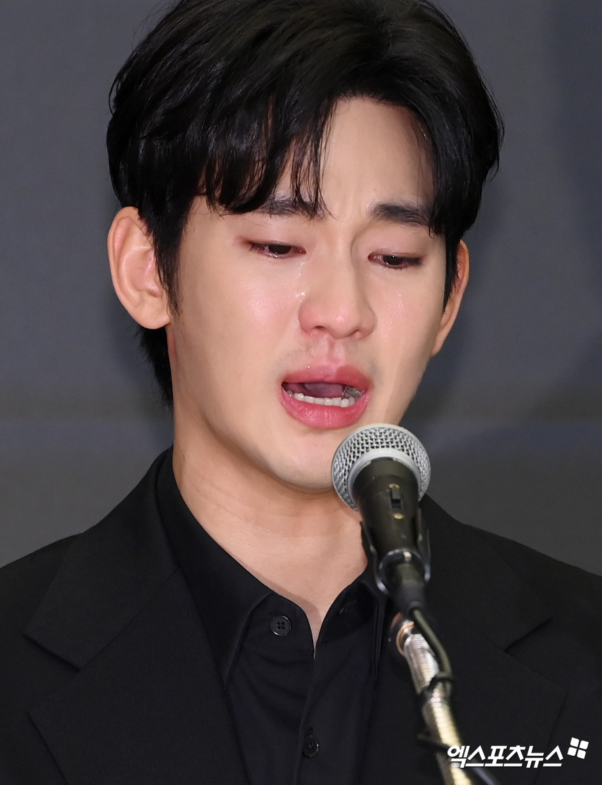 눈물 흐르는 김수현 | 인스티즈