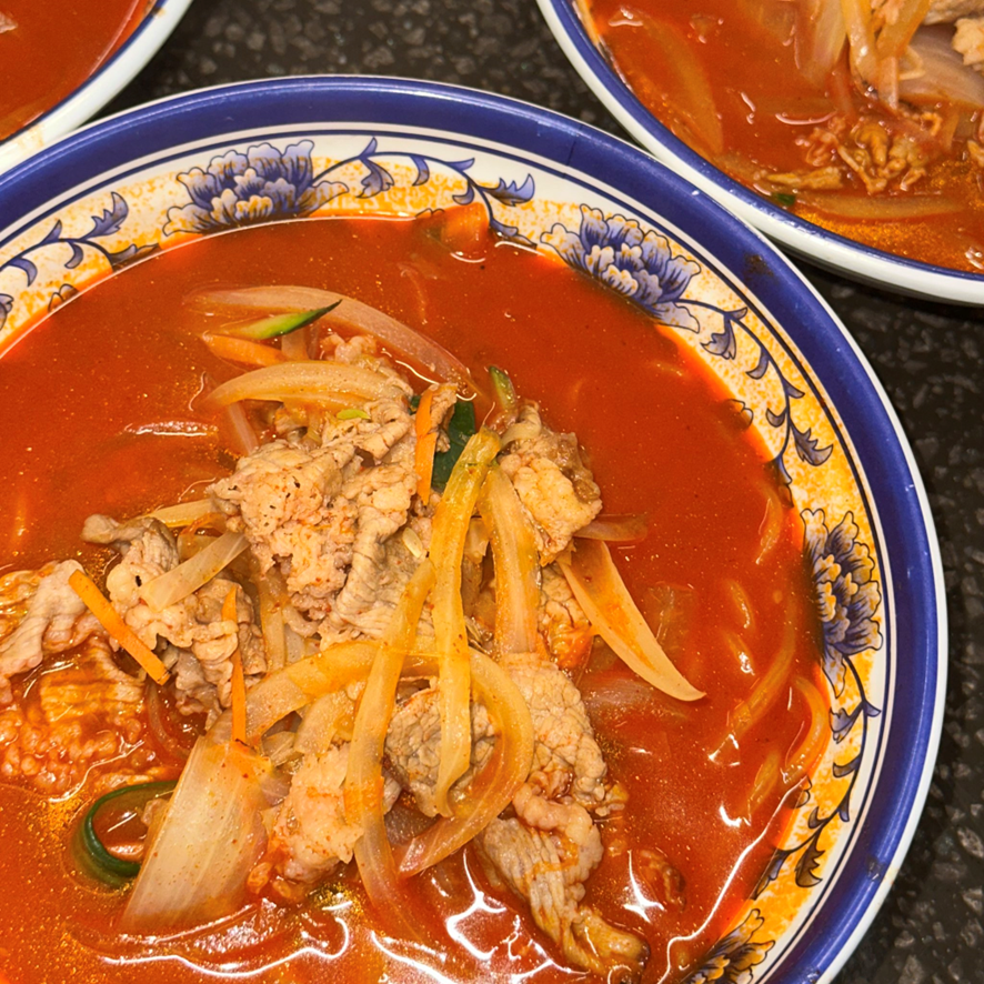 팬들한테 효자 소리 듣고 있는 신인 아이돌 역조공 물품 ...jpg | 인스티즈