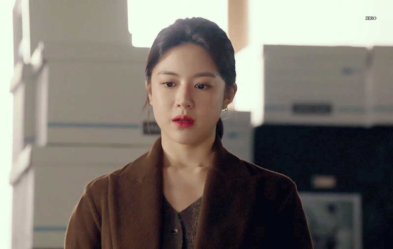 배우 고윤정 살 조금 쪘었다는 드라마 로스쿨 시절.gif | 인스티즈