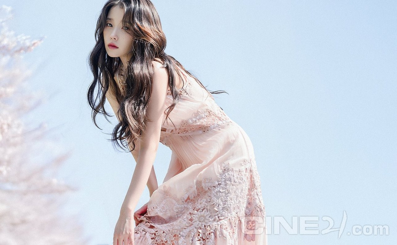 아이유 씨네 21 화보 | 인스티즈