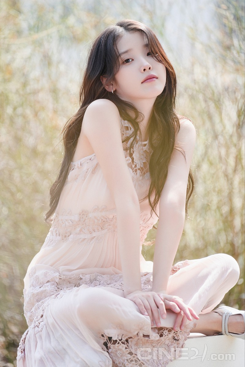 아이유 씨네 21 화보 | 인스티즈
