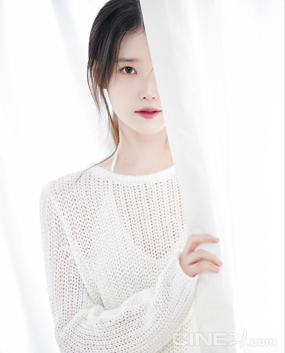 아이유 씨네 21 화보 | 인스티즈